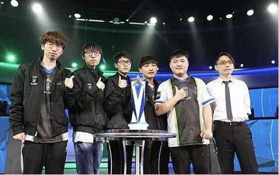 出试探性报 出试探性报